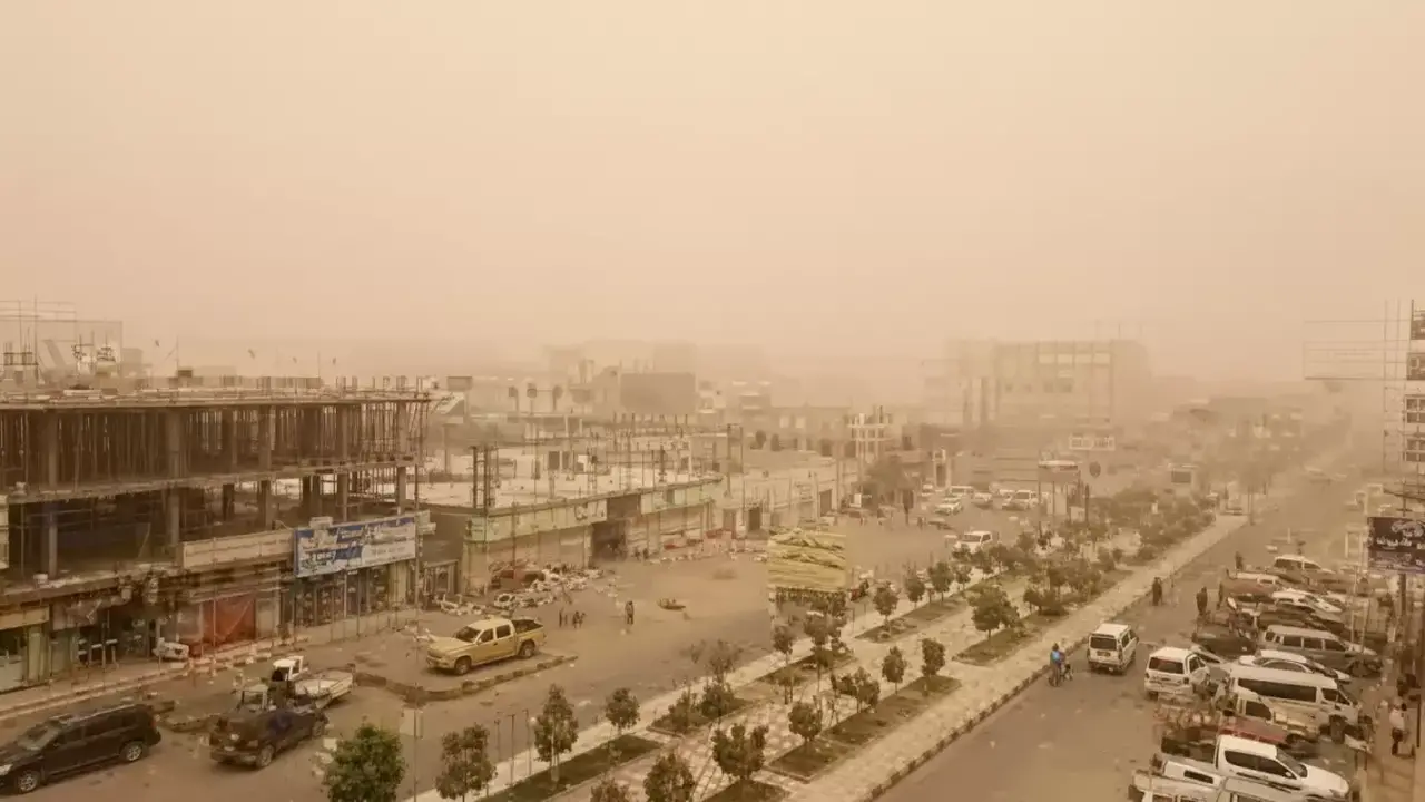 تحذيرات في اليمن.. موجة برد قطبية وعواصف غبار تعيق الرؤية بسبع محافظات